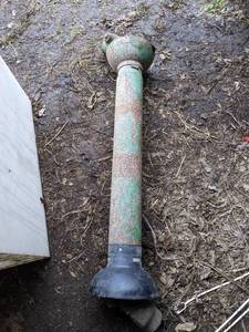 lot 185 image: John Deere PTO Shaft - 32 Overall - 6-Spline (1-38 Dia.) x 19-Spline (1-14 Dia.)