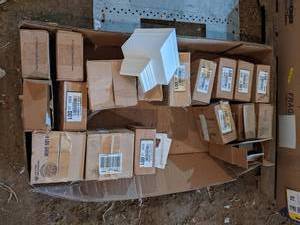lot 211 image: Large Lot of Assorted Vinyl Keystones - See Pictures for Details