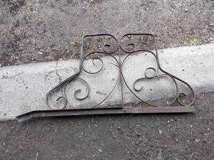 lot 224 image: Vintage Piece of Ornate Ironwork - 36 x 22