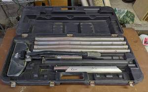lot 14A image: CRAIN No. 520 30° Swivel Lock Carpet Stretcher Kit in Case - Case is about 44-12 x 20 - Nice Condition