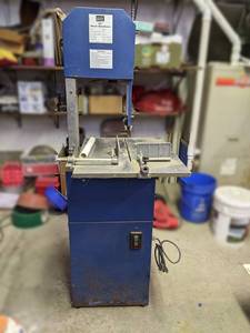 lot 14C image: 10 Meat Bandsaw - 110V 34HP - Includes Extra Blade and Manual