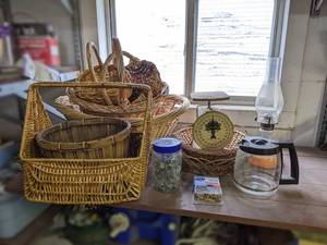 lot 284 image: Antique Friedman Shoe Scale, Oil Lamp, Baskets and More