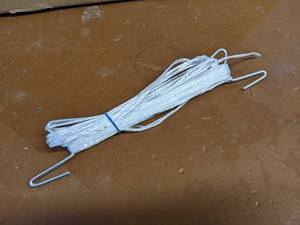 lot 265 image: Lot of (50) Paskal Greenhouse Turbo Hooks - Hook Length 180, Twine Length 93