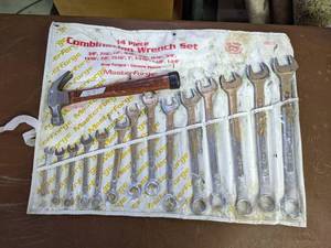 lot 312 image: Nice Set of Combination Wrenches 38 to 1-14  A Hammer