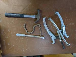 lot 314 image: 8 Gear Puller, OTC (Owatonna Tol Company) Chain Wrench  A Hammer