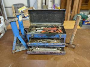 lot 338 image: Blue Toolbox with Pair of Jack Stands  a Hammer