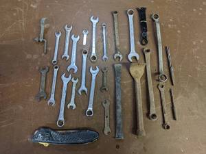 lot 339 image: Lot of Standard Wrenches, Wonder Bars, and MORE