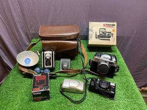 lot 4 image: Cameras & Supplies