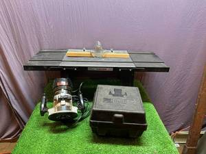 lot 8 image: Craftsman Router & Router Table