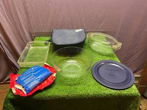 lot 19 image: Pyrex Lot