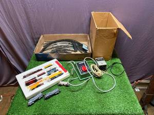 lot 20 image: Model Train Lot