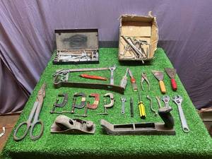 lot 29 image: Tools