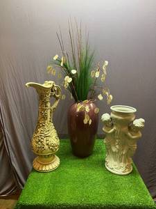 lot 30 image: Home Decor