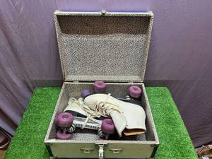 lot 35 image: Roller Skates Size 8 & Case