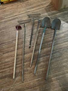 lot 38 image: Yard Tools