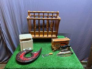 lot 52 image: Vintage Items
