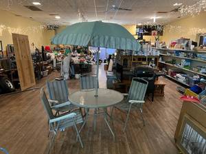 lot 56 image: Patio Table with Umbrella & 4 Chairs