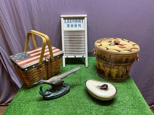 lot 58 image: Home Decor