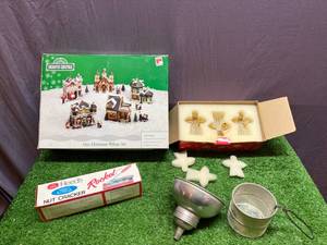 lot 60 image: Holiday Items