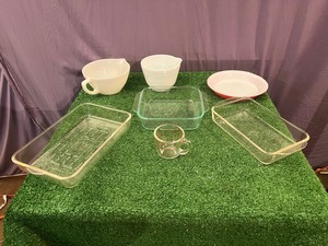 lot 68 image: Pyrex Glassware