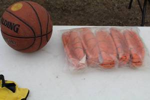 lot 21 image: Lot of (6) Basketballs