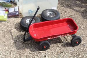 lot 43 image: Flexible Flyer Metal Childrens Wagon