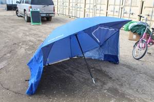 lot 54 image: Super-brella UPF 50 Patio Umbrella 8