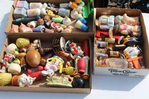 lot 61 image: Lot of (24) Salt & Pepper Shakers Sets (in 3 boxes)