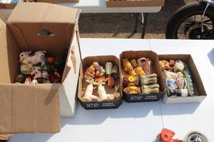 lot 62 image: Lot of (14) Salt & Pepper Shakers Sets (in 4 boxes)