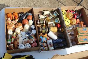 lot 63 image: Lot of (24) Salt & Pepper Shakers Sets (in 3 boxes)