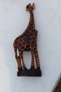 lot 84 image: Giraffe Figurine