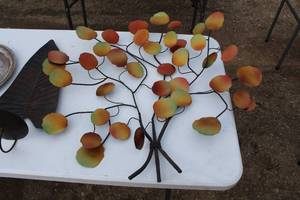 lot 85 image: Metal Flower Wall Dcor