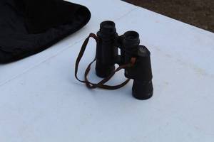 lot 105 image: Holiday 7x35 Binoculars 352540