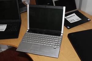 lot 166 image: Dell XPS M1330 13 Laptop Computer PP25L