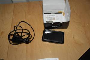 lot 171 image: Garmin nuvi 465 GPS