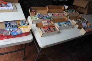 lot 134 image: Lot of (8 Sets) Collectors Cards - Topps Baseball 198619871988 (x3), Fleer Baseball 1989 (x2), Score Baseball (x1), Donruss Baseball 1987 (x1), 1989 NFL Football