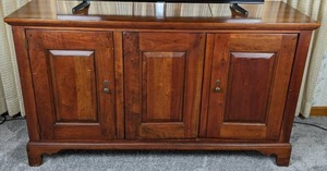Entertainment CenterCredenza