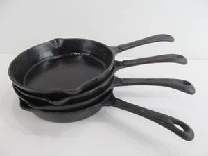 Set of 4 Cast Iron Skillets