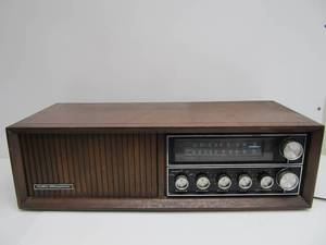 Vintage SILVERTONE Model 7407 Receiver