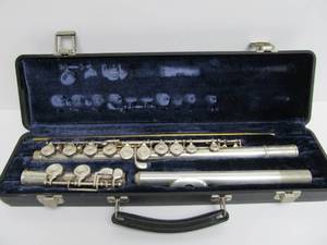 Vintage ARTLEY Silverplated Flute wCase
