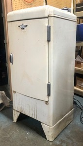Vintage 1950s FRIGIDAIRE Refrigerator