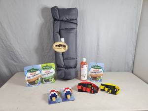 lot 97 image: New Pet Supplies