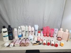 lot 146 image: Beauty Products