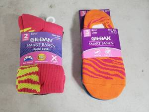lot 149 image: 5 New Pair of Girls Socks