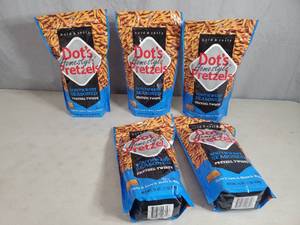 lot 184 image: 5 Bags of Dots Southwest Seasoned Pretzels