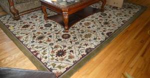 lot 6 image: Nicely made rug, could use a shampoo and would be beautiful, 8x10 ft