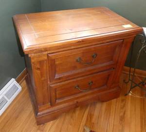 lot 11 image: Small bedside table with 2 drawers 28x16-12 x 25 tall