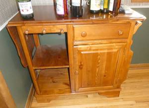 lot 12 image: Portable bar on wheels 37 wide x 20 deep 33 tall, fold out wing 14