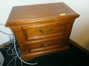lot 62 image: 2 drawer stand 28x16x25 - scratched from use