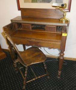 lot 66 image: Antique flip top writing desk 36 wide 20-12 deep and 34 tall.  Very good condition.  With desk lamp.